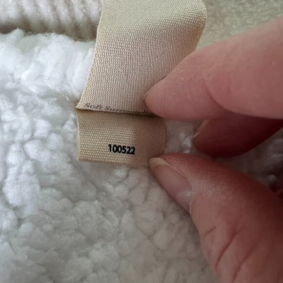 Soft Surroundings Wearable Throw Sherpa Poncho Cape Beige Plaid One Size NWT - Picture 9 of 9